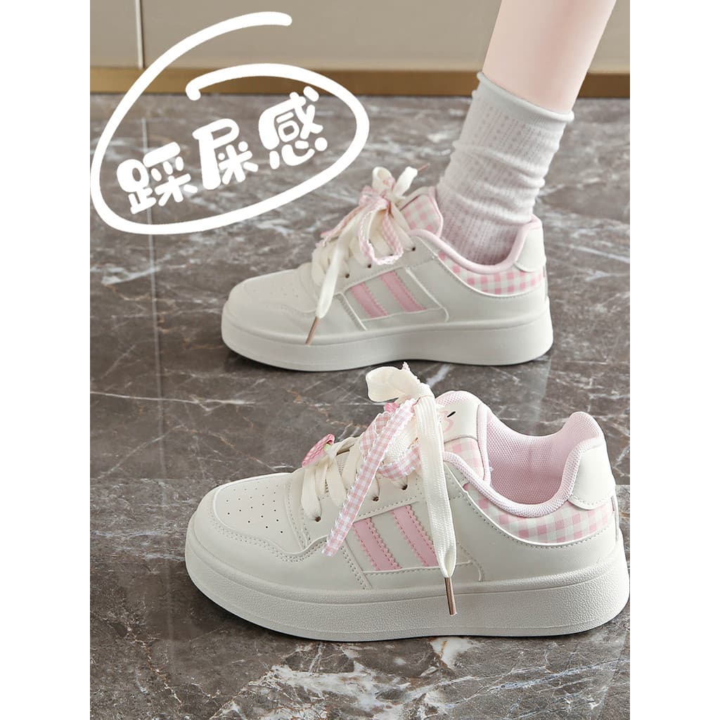 Pequenos sapatos brancos femininos 2025 novo estilo de venda quente Super quente estudantes do ensino médio sola macia n