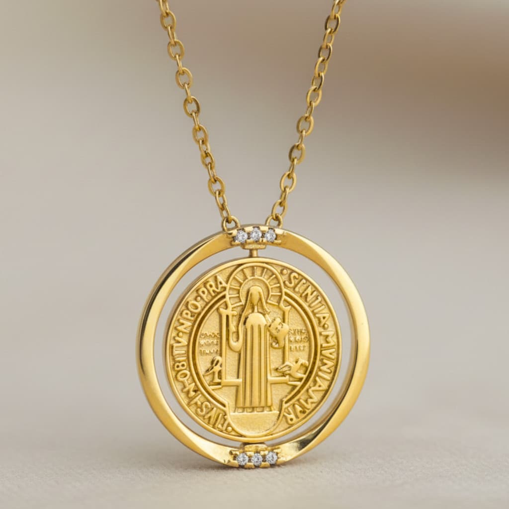 Colar São bento giratório com zircônia folheado a ouro 18K