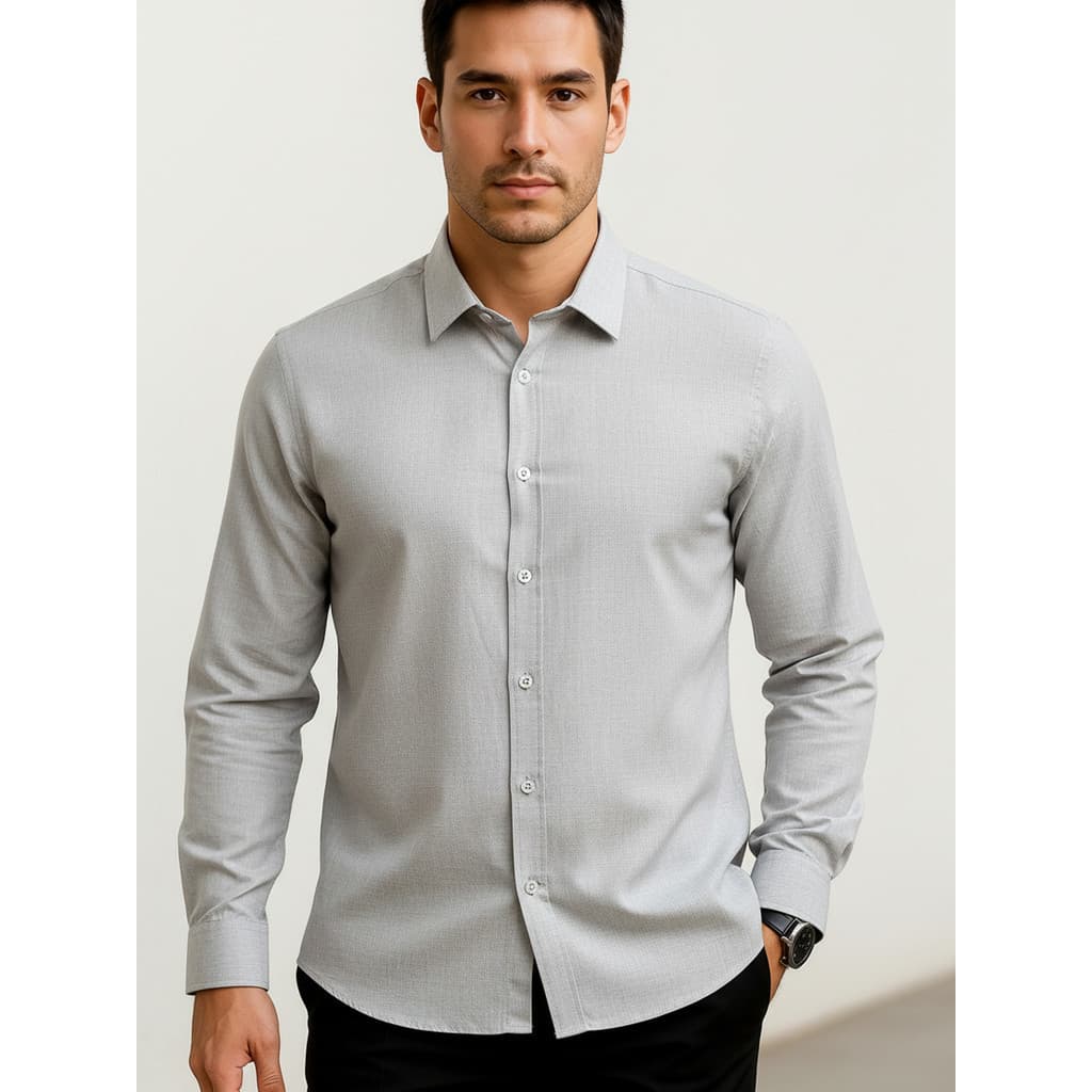Camisa masculina de manga comprida, fácil de passar, em tecido misto de algodão.