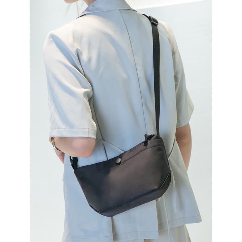 Axilas bolsa feminina de náilon bolsa de lona feminina primavera 2024 novo estilo moda nicho saco All-Match saco do mens