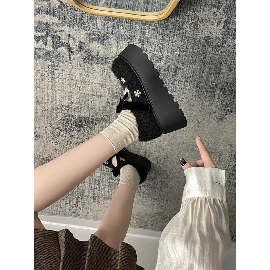 Francês doce arco Mary Jane sapatos femininos 2026 primavera deslizamento leve confortável strass flor sapatos
