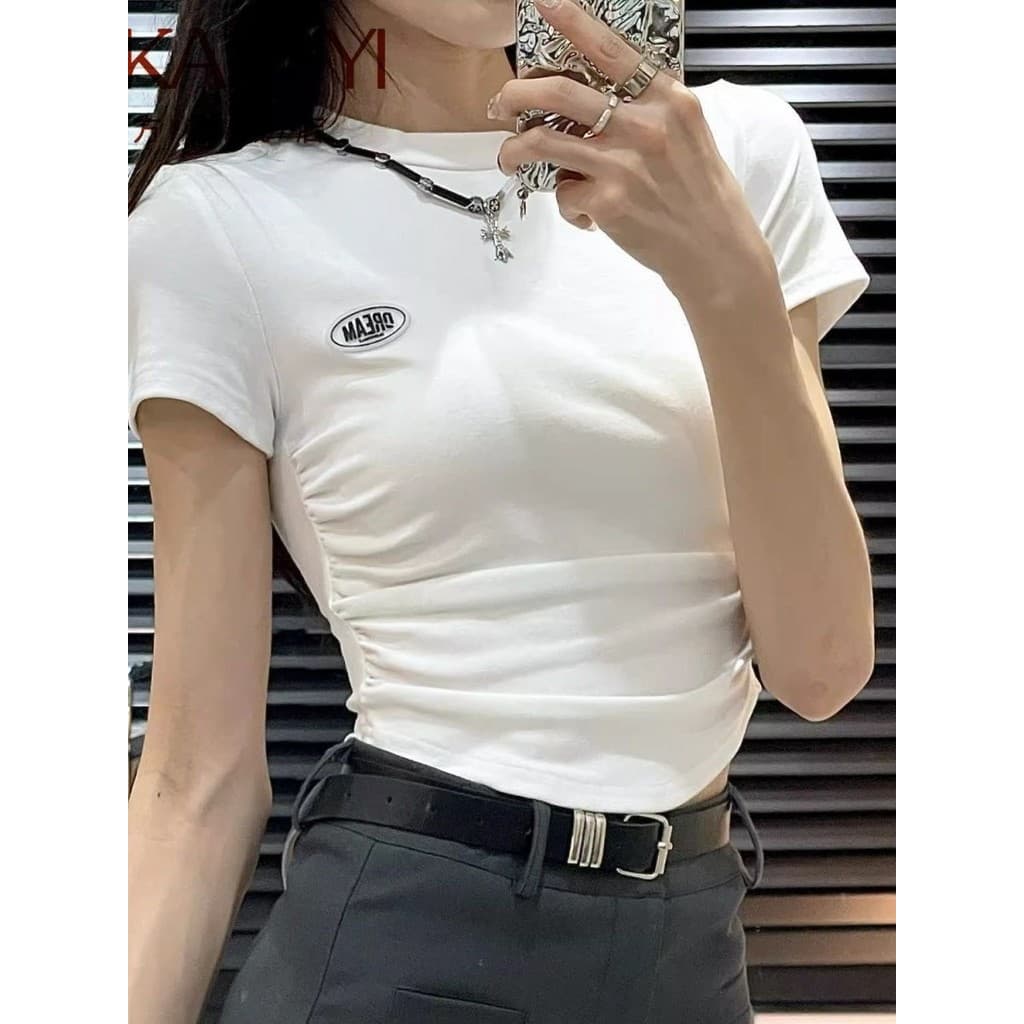 Menina quente camiseta curta feminina de manga curta verão novo estilo nicho Design fino-ajuste mais magro olhar meia ma