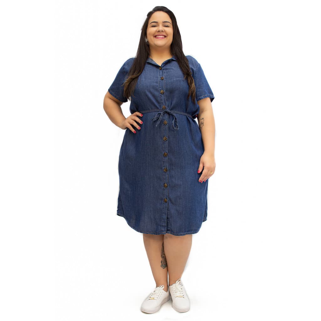 Vestido Plus Size Curto com Botões Frontais e Amarração Cambos