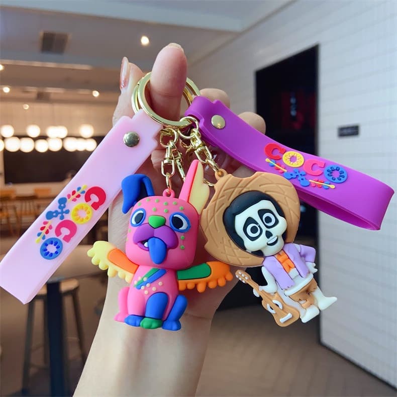 Chaveiro novo de "Viva - A Vida é uma Festa" com pingente do Miguel, modelo de brinquedo e enfeite