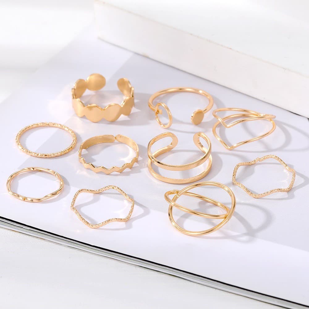 Kit 10 Anéis Dourados, Vários Estilos para Empilhar e Combinar
