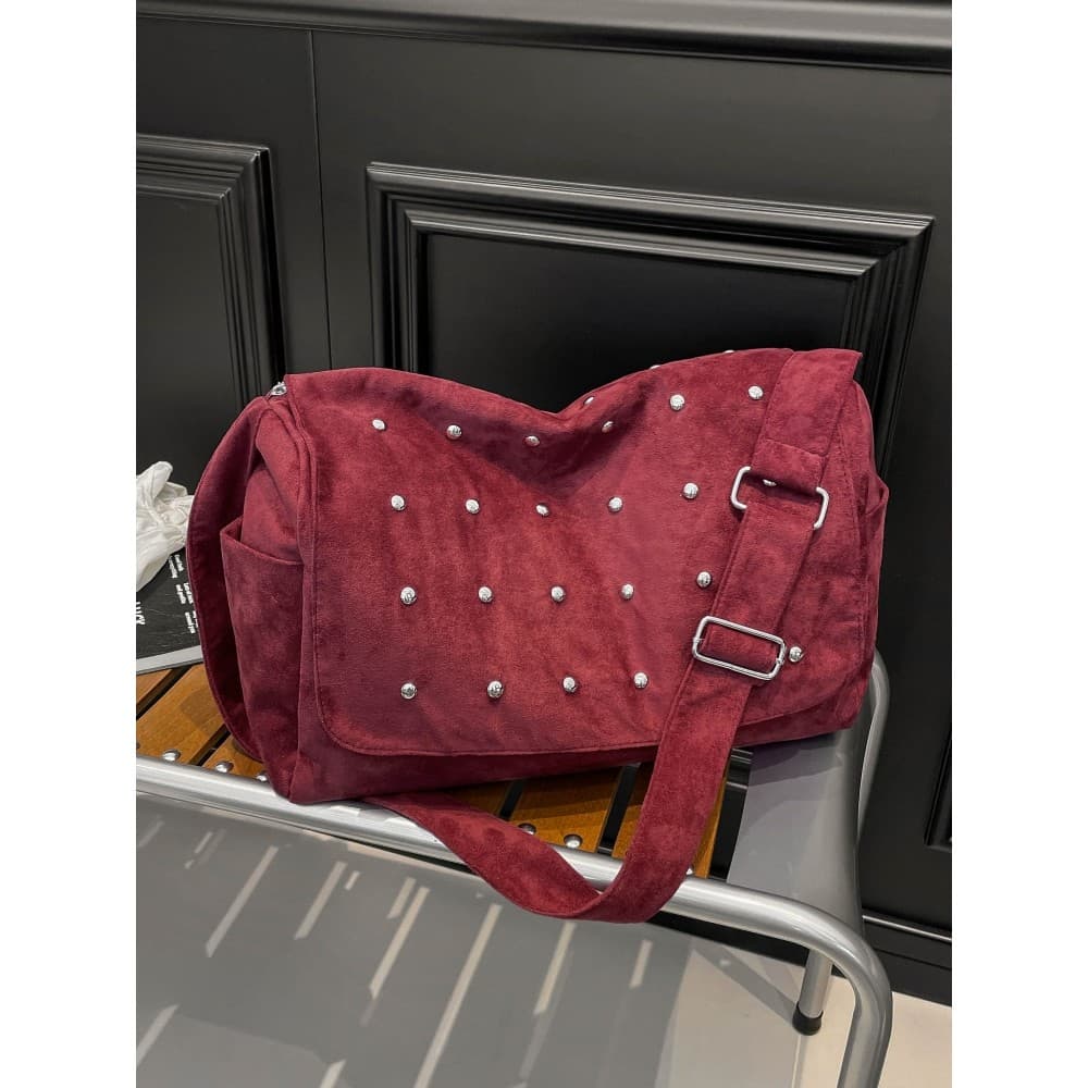 Nicho Design rebites sacola feminina outono inverno novo estilo Retro camurça All-Match Commuter portátil bolsa de ombro