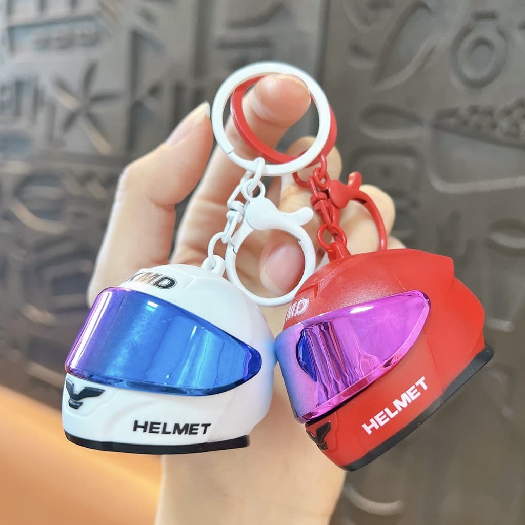 [Acessórios] Chaveiro Colorido 3D Tridimensional Para Capacete De Motocicleta , Bolsa Legal Da Moda , Pingente , Meninos