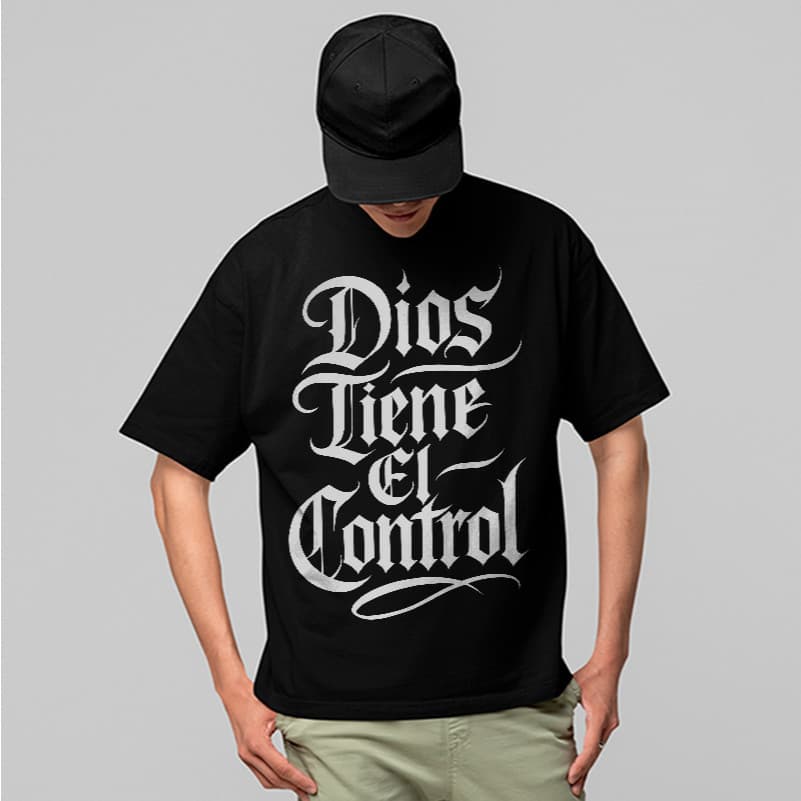 Camiseta Oversized Dios Tiene El Control Gospel Urban Fashion