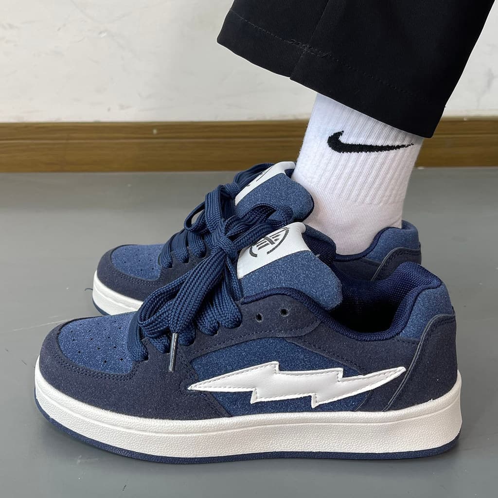 Novo Retro relâmpago baixo-topo casal sapatos de skate estudante all-match tênis versão coreana all-match moda sapatos c