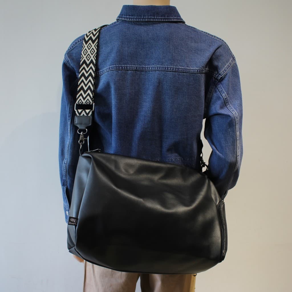 Com posição do sapato Bolsa de ginástica leve de grande capacidade Bolsa de ombro simples Versão coreana Bolsa masculina