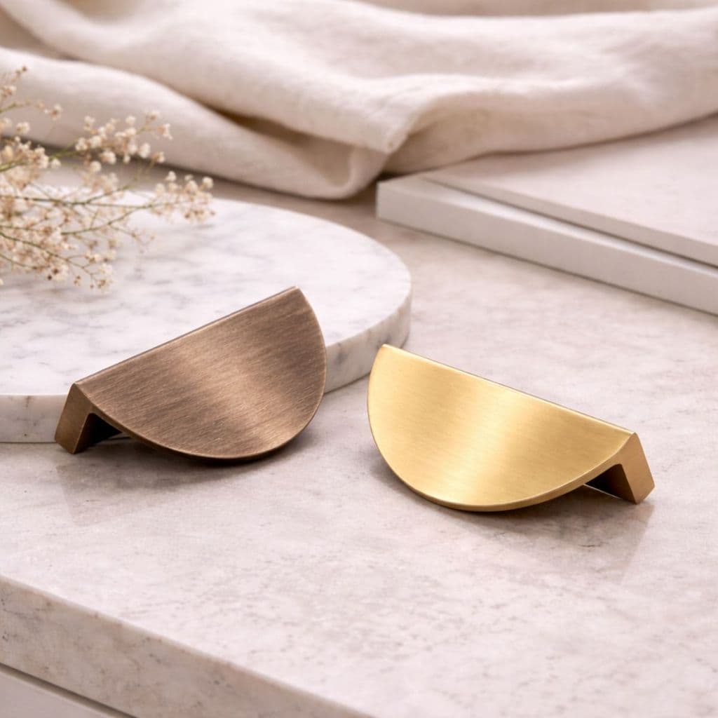 Puxador Meia Lua 64mm Dourado e Bronze para Móveis + Moderno + Parafusos