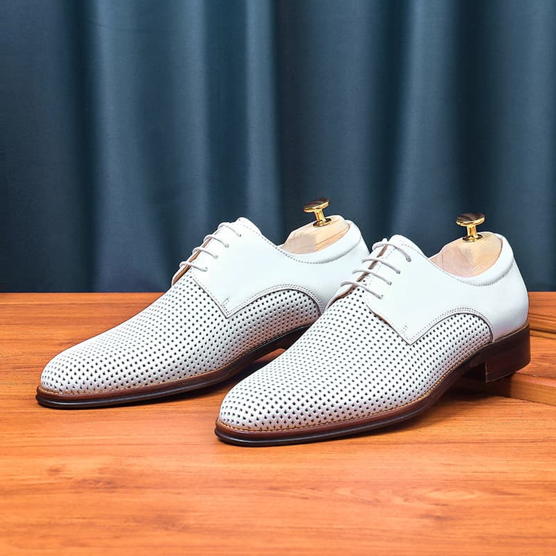 Boutique de alta qualidade respirável sapatos de couro perfurado masculino Formal Wear negócios couro branco puro oco de