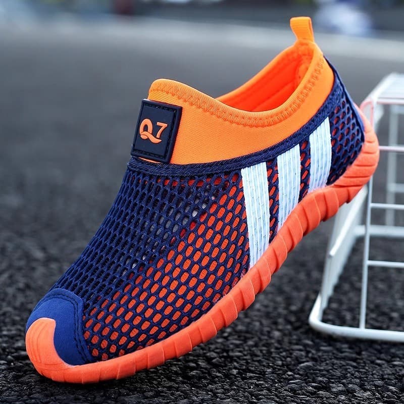 Meninos sapatos 2026 novo estilo verão sola macia crianças sapatos de rede estilo fino meninos sapatos esportivos estilo