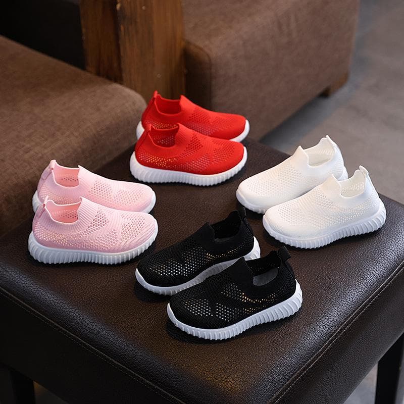 Jardim de infância sapatos internos meninas 2025 novo estilo primavera verão crianças sapatos de bebê malha respirável m