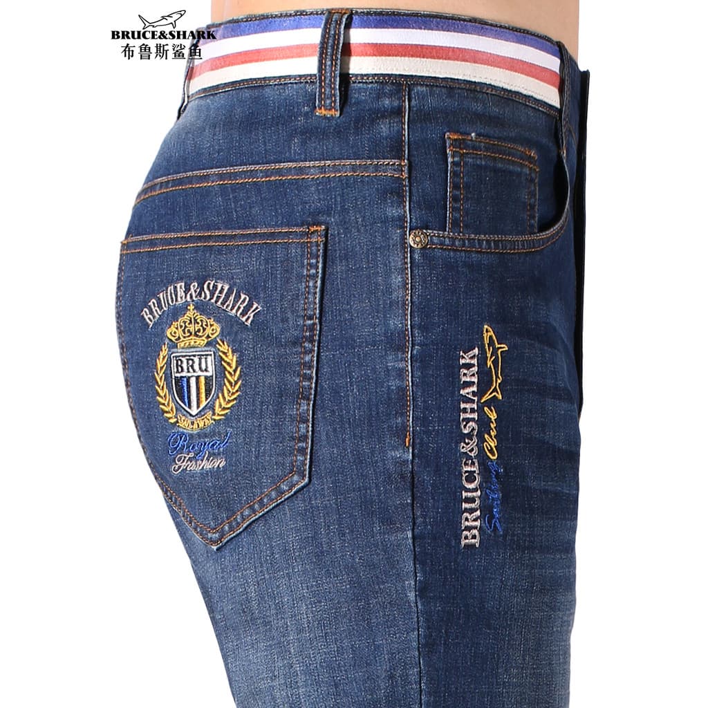 Calças de brim de verão masculinas finas retas calças bordadas Bruce Shark Street Wear solto calças masculinas de tamanh