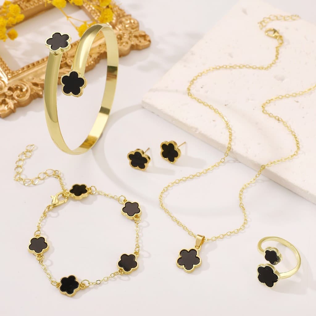 Conjunto De Joias De Flores Da Sorte Europeias E Americanas , Pulseiras De Trevo , Brincos , Colares , Anéis , Femininas