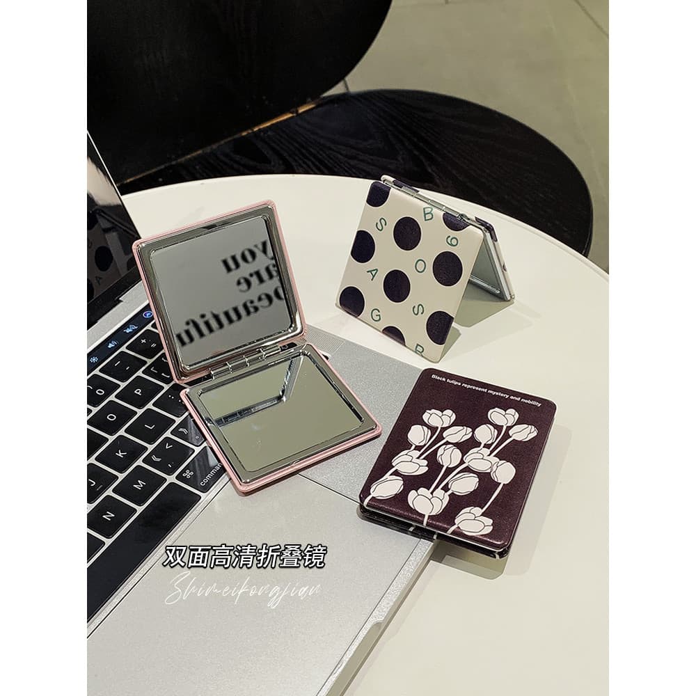 Mini pequeno espelho feminino portátil portátil portátil bolso dobrável dupla face espelho de maquiagem doméstico Retro