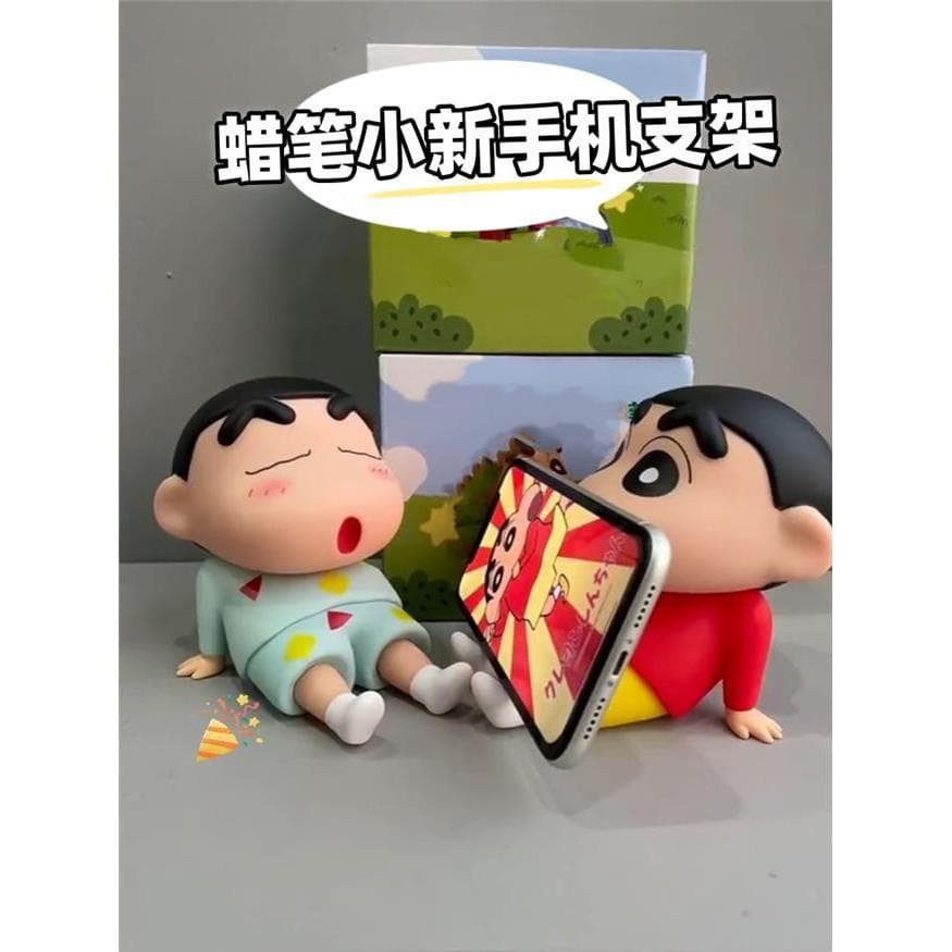 Crayon Shin-Chan Suporte para telefone móvel Suporte para telefone preguiçoso Enfeites de mesa fofos Bonecos modelo feit