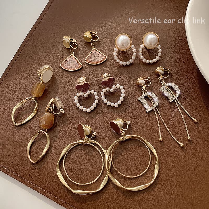 Retro café cor brincos feminino simples coreano influenciador temperamento estilo legal contas sem piercing clipes de or