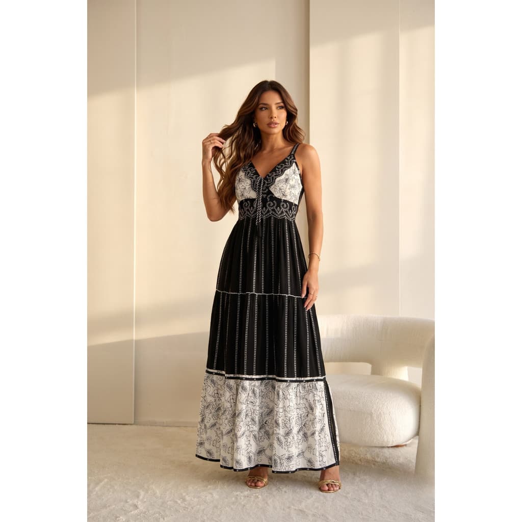 Vestido Longo Boho Chic Feminino Preto e Branco com Bordado | Look Verão, Viagem e Resort- 5504