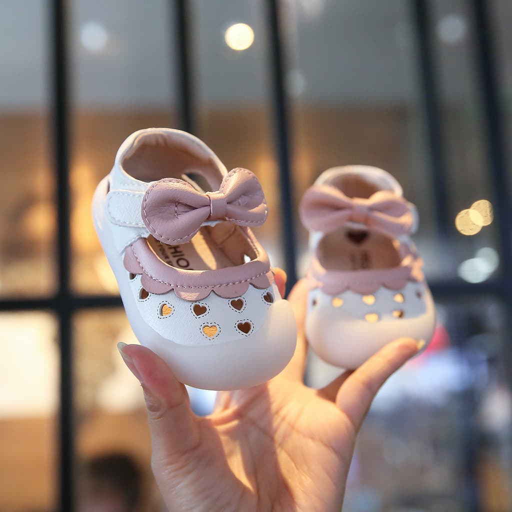Bebê menina verão bebê Toe-coberto sola macia sapatos da criança um ano de idade 0-1-2 princesa sandálias ocas bebê meni