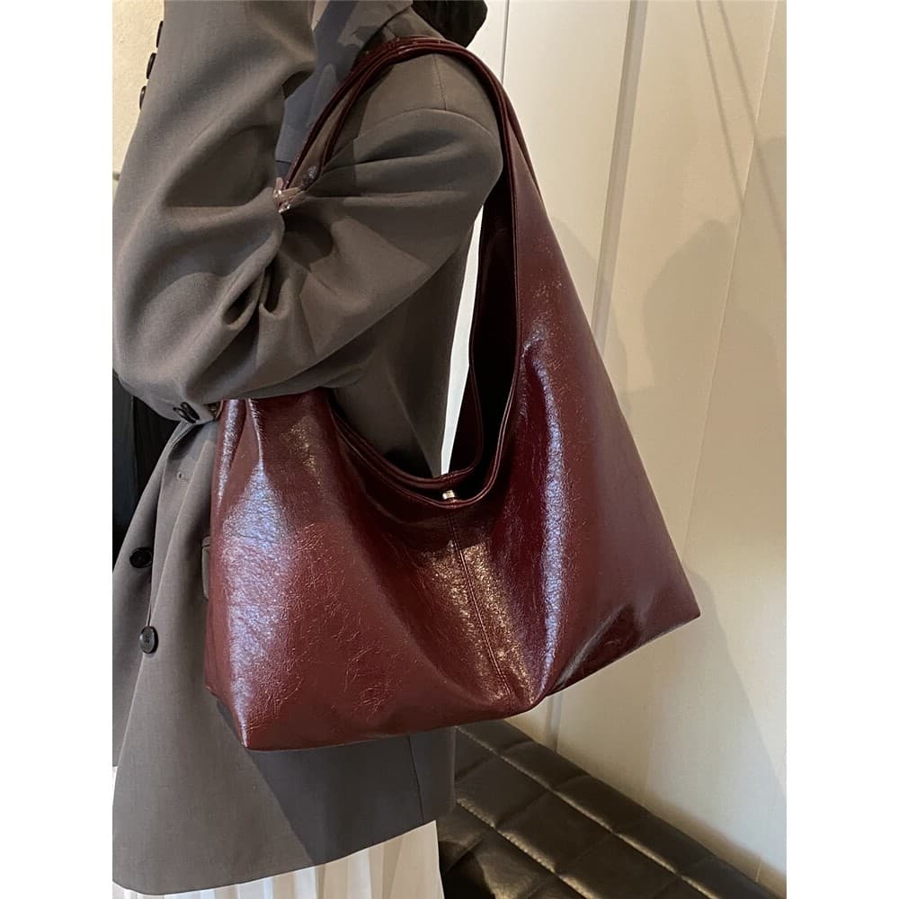 Simples macio grande capacidade vermelho sacola 2025 novo estilo na moda All-Match bolsa de ombro grande sentimento High