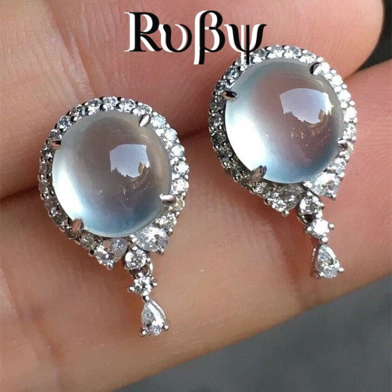 Ruby * High-End Egg Face Temperamento Brincos Branco Luar Simulação Brincos Temperamento Geométrico Brincos