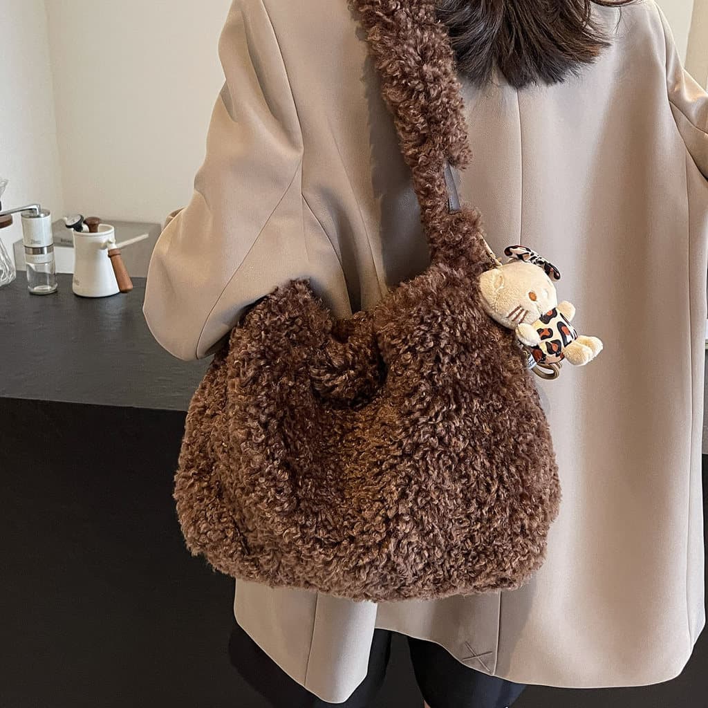 Outono inverno lã de cordeiro sacola 2025 grande capacidade novo estilo feminino Commuter bonito bolsa de ombro de pelúc