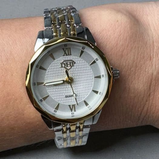 Relógio Feminino DHP a Prova D´Água - Elegance Luxo – Pulseira em Aço com Visor Clássico - RF35