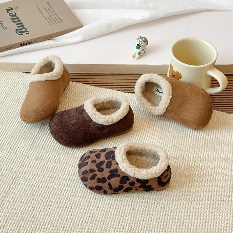 Meninas sapatos peludos 2025 novo estilo inverno crianças meninas velo-velo sapatos de algodão quente bebê menina sola m
