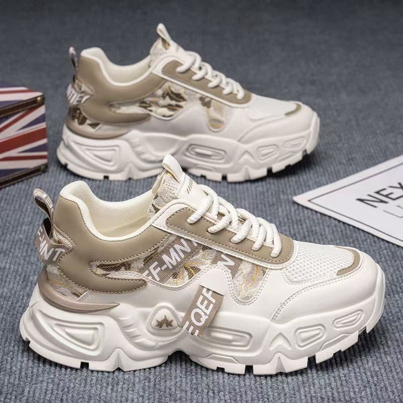 Sapatos masculinos de sola grossa de malha de verão respirável com sola macia sapatos esportivos casuais