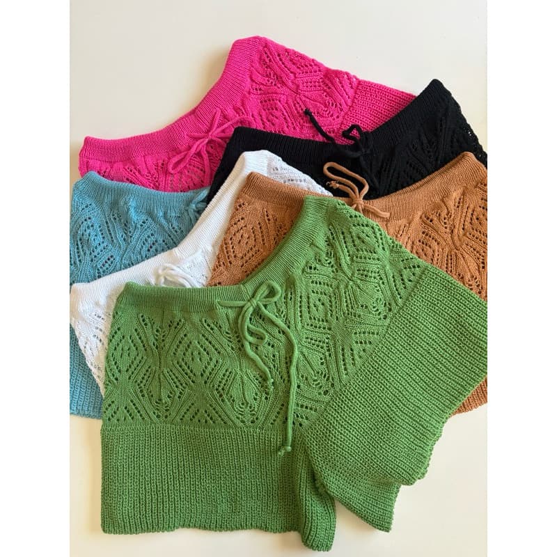 Short Saída de Praia Shortinho Tricot Crochê Cós alto Moda Praia Godê Fang e rendado