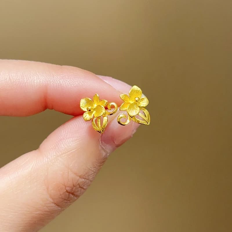 Novos Brincos Florais Exquisitos de 2025 para Mulheres, Elegantes e Modernos, Brincos de Flor Pequenos de Luxo Leve para