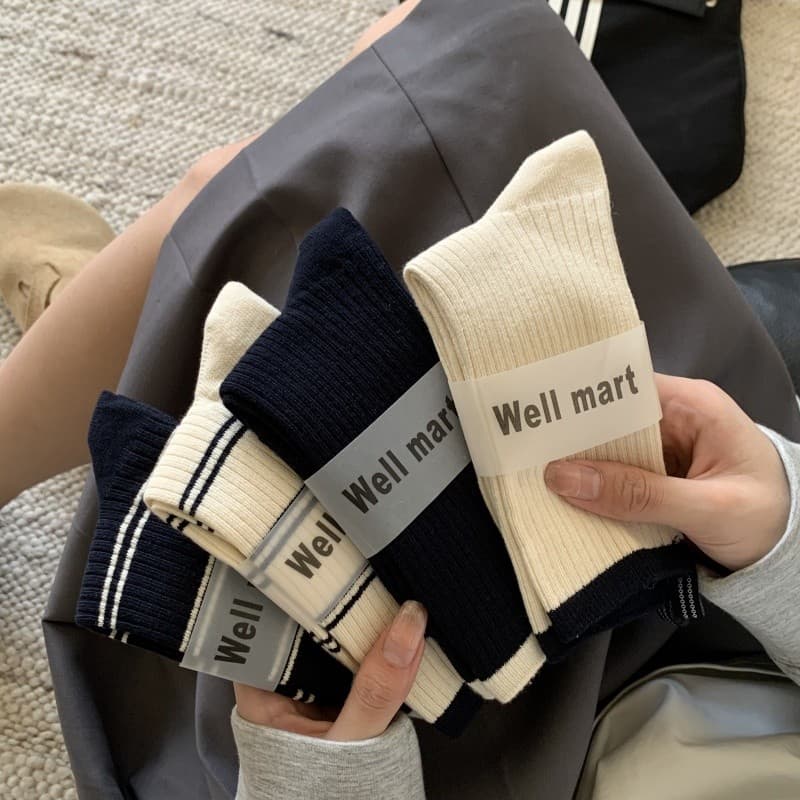 | .g.| Frete grátis acima de 5 outono inverno novo estilo clássico cor combinando cor sólida listrado meias cano médio r