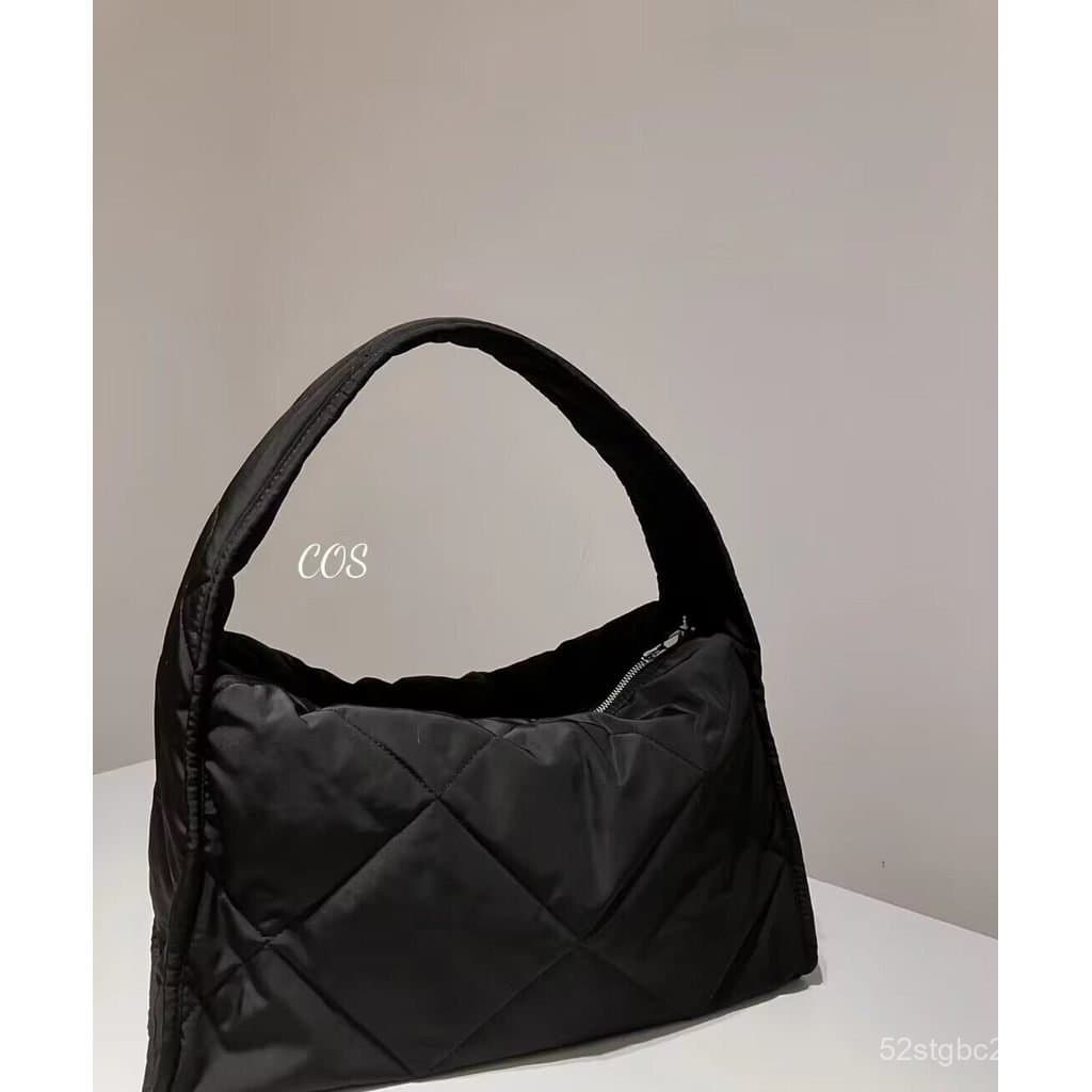 Nova Bolsa de Ombro Retangular Acolchoada com Padrão de Diamante COS para o Verão de 2025, Versátil, Casual, Leve e de G