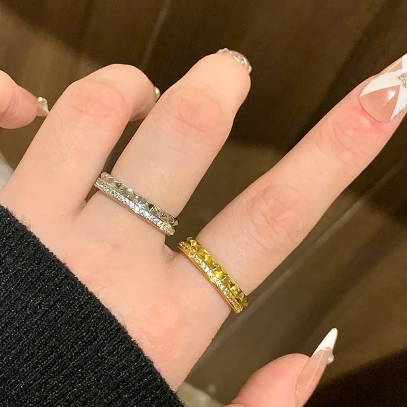 Anel Xadrez Geométrico De Luxo Da Moda Para Mulheres E Homens , Anéis De Casal Brilhantes Simples Elegantes
