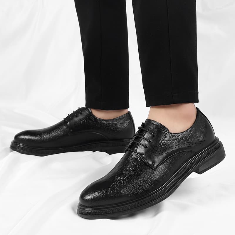 2026 Novo estilo sapatos de couro de inverno masculino couro genuíno negócios Formal Wear padrão de crocodilo confortáve