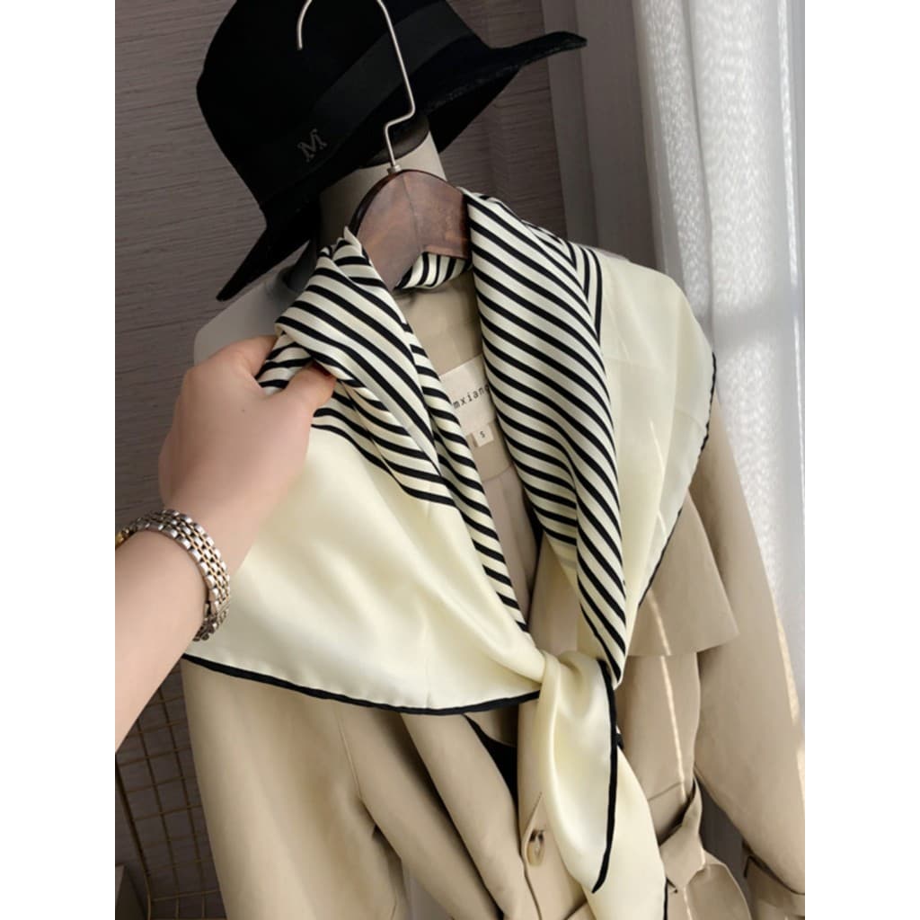 Moda All-Match listrado grande lenço quadrado combinando casaco camisa lenço de seda tubo superior preto branco cachecol
