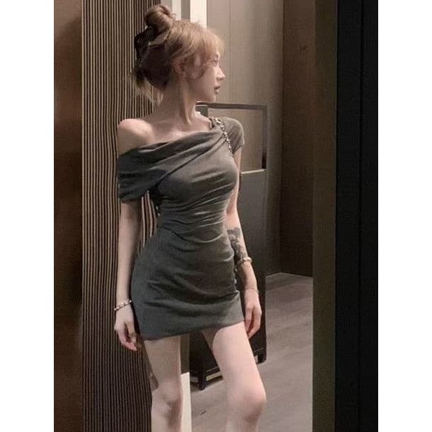 Puro desejo estilo verão quente menina vestido High-End sentimento um ombro fora do ombro mais magro olhar estreito @-