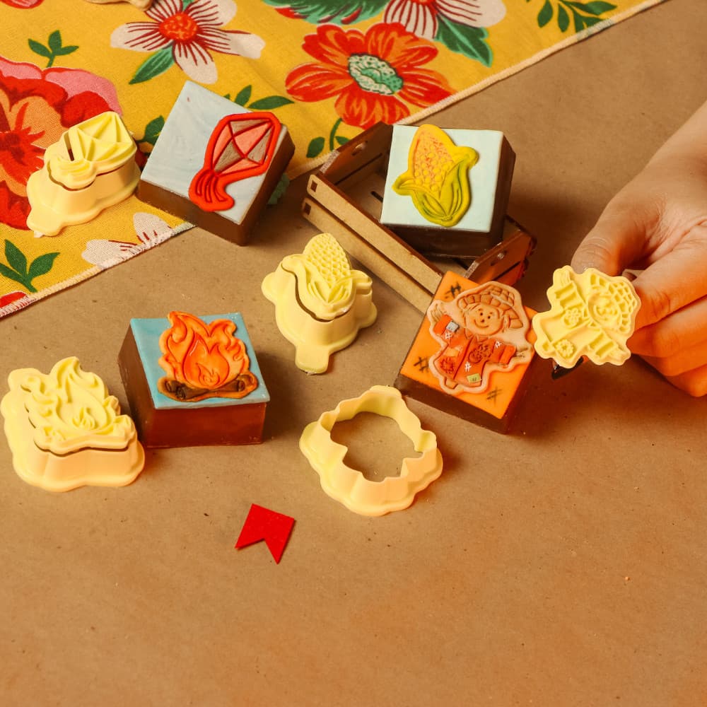Kit Cortadores Festa Junina 5cm com Carimbo BlueStar – Espantalho, Balão, Fogueira e Milho p/ Biscoito e Pasta Americana