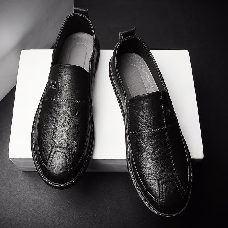 Mocassins masculinos 2026 novo estilo primavera sapatos de couro respirável versão coreana All-Match na moda masculino C