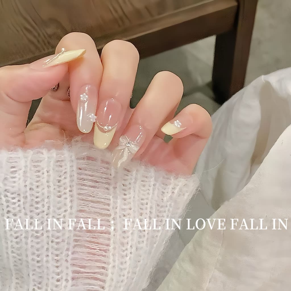 [Tones de luz] Arco francês pintado à mão, flor de pérola, sensação de alta qualidade, Manicure acabada de unhas puras f