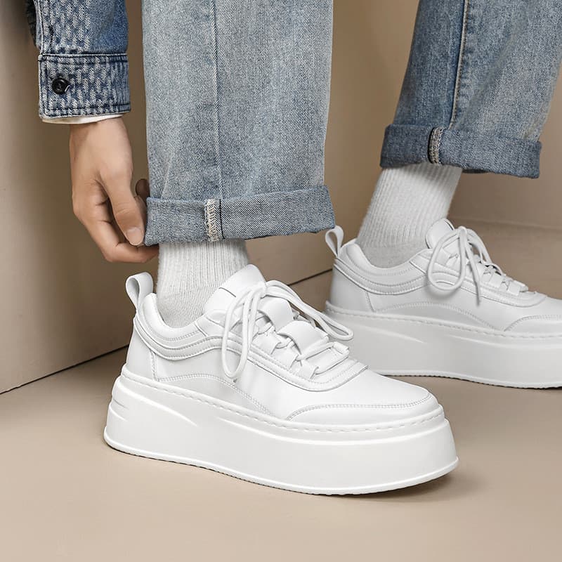 Moda Masculina Tênis Brancos 2024 Outono Novos Sapatos Casuais Respiráveis Com Sola Grossa E Aumento De Altura Oculto