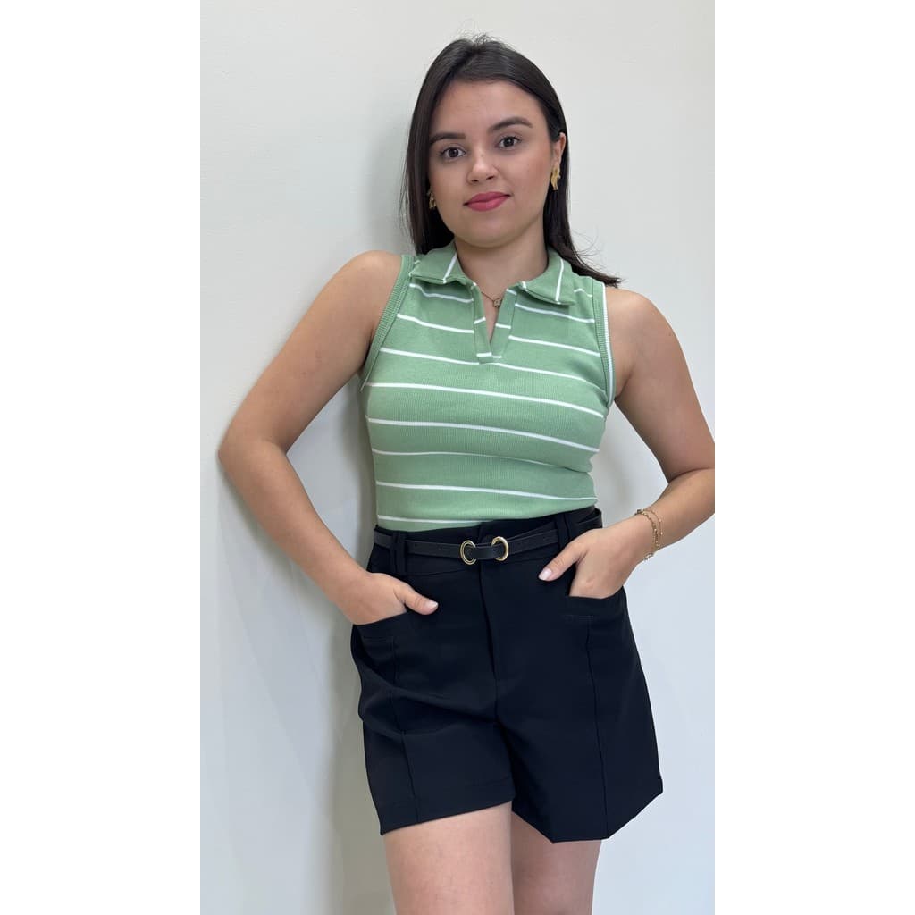 Short Fiorela Preto com bolsos funcionais