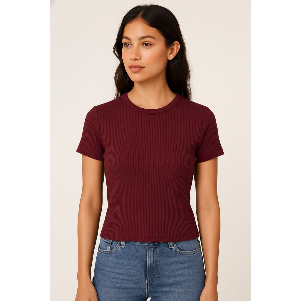 Blusa feminina básica canelada com modelagem ajustada e toque macio