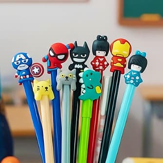 Kit 10 Canetas Gel Kawaii Personagens Heróis Divertidos Escrita Fina Preta