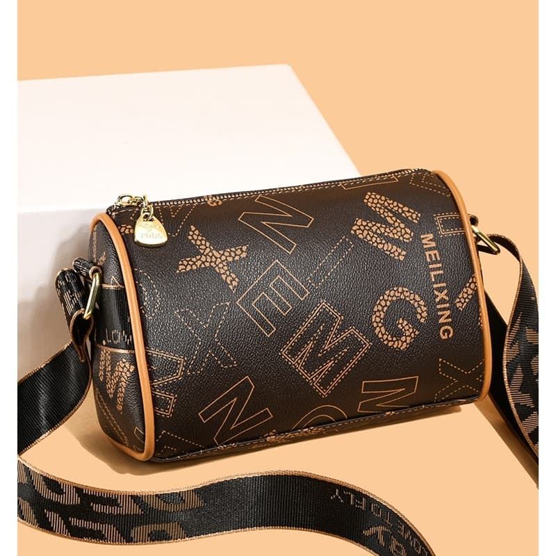 Bolsa de couro macio feminina 2026 novo estilo moda Boston travesseiro saco All-Match um ombro saco do mensageiro banda