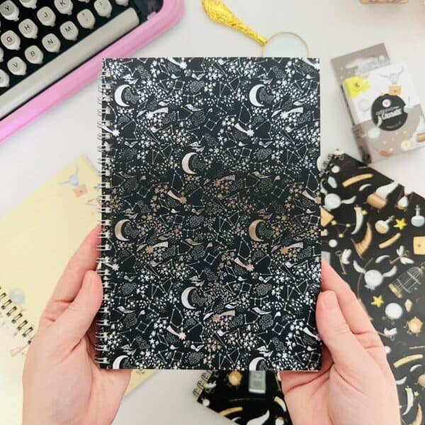 Cadernico Espiral Buendia - Tamanho A5 - Magia com Hotstamping