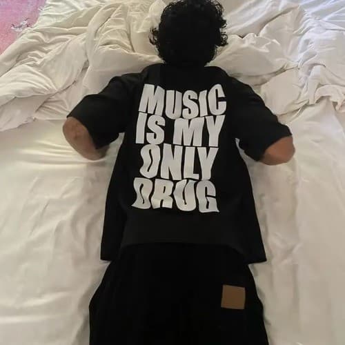 "música é minha única droga" diversão inglês camiseta de manga curta verão algodão manga curta na moda streetwear