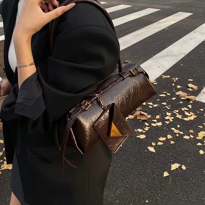 Nova moda requintada bolsa de ombro All-Match Retro simples axilas saco